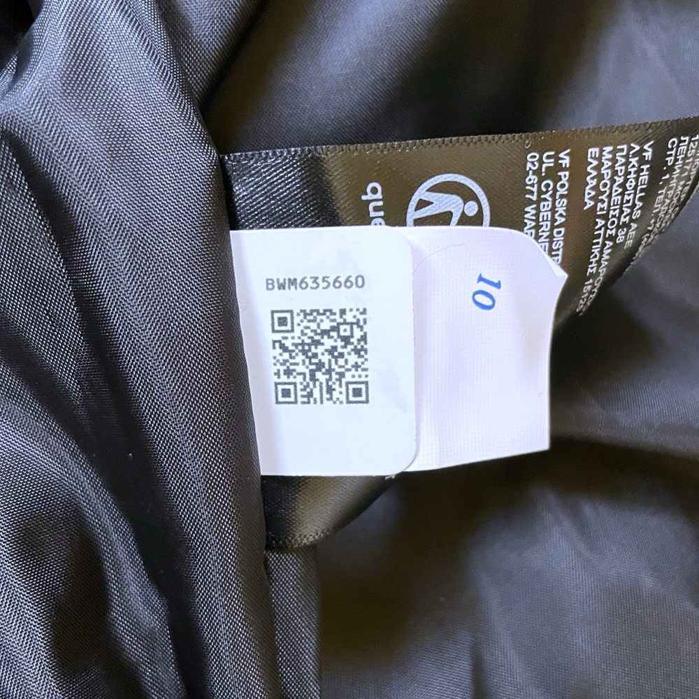 The North Face Black Hooded Jacket - Picture 9 of 10
